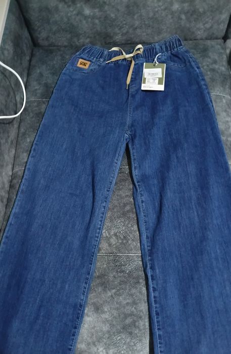 Джинсы новые 38 размер
