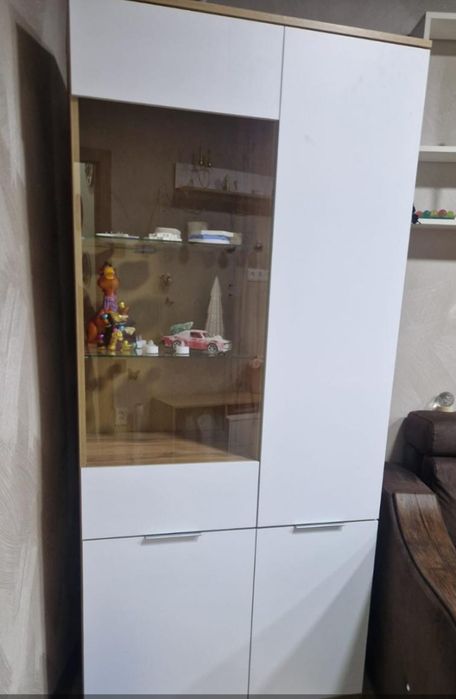 Тунба под телевизор с шкафом