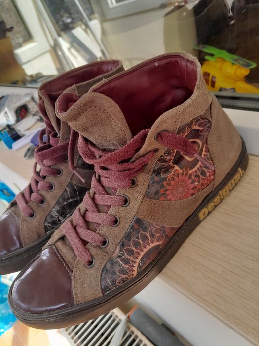 De vinzare teniși gheata