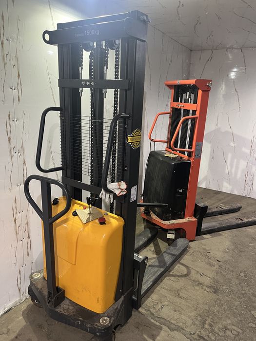 Штабелер с электроприводом