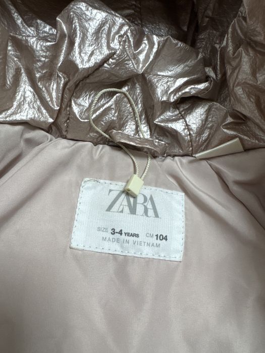 Легкая курточка для девочки от ZARA