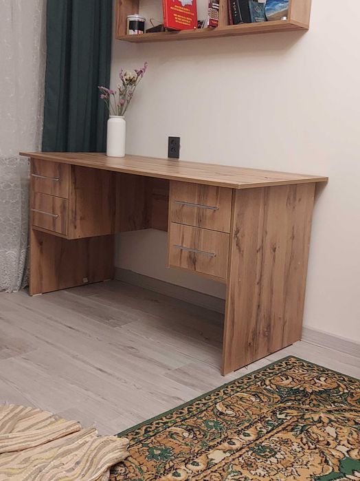 Стол письменный 140 см