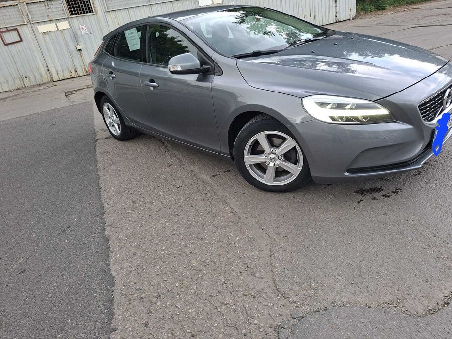 VOLVO V40 2017 — imagine 3