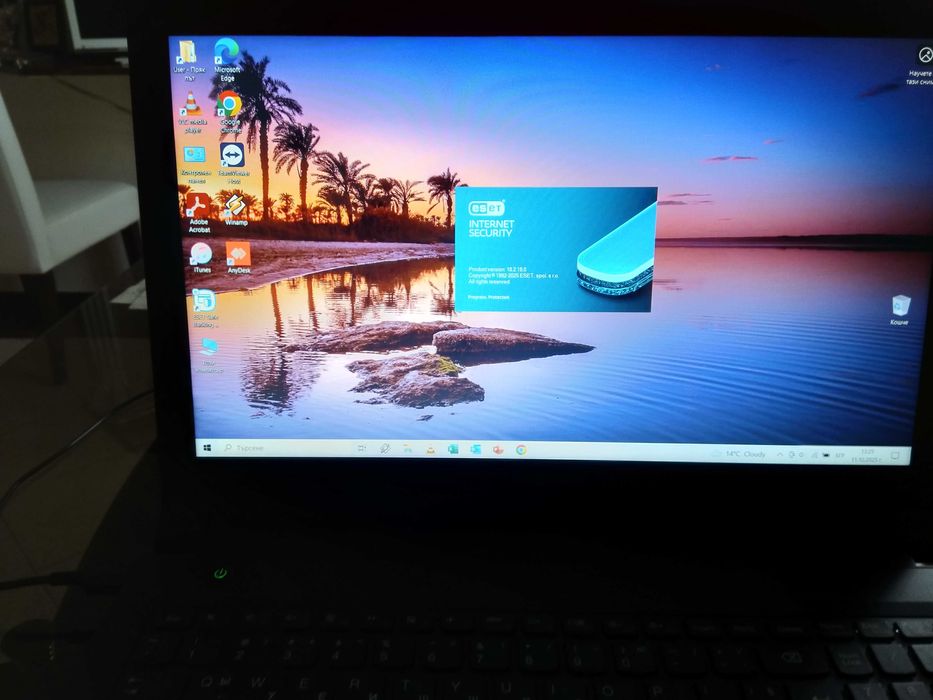 лаптоп Lenovo ширина екран 34.5 см / височина 19.5 см