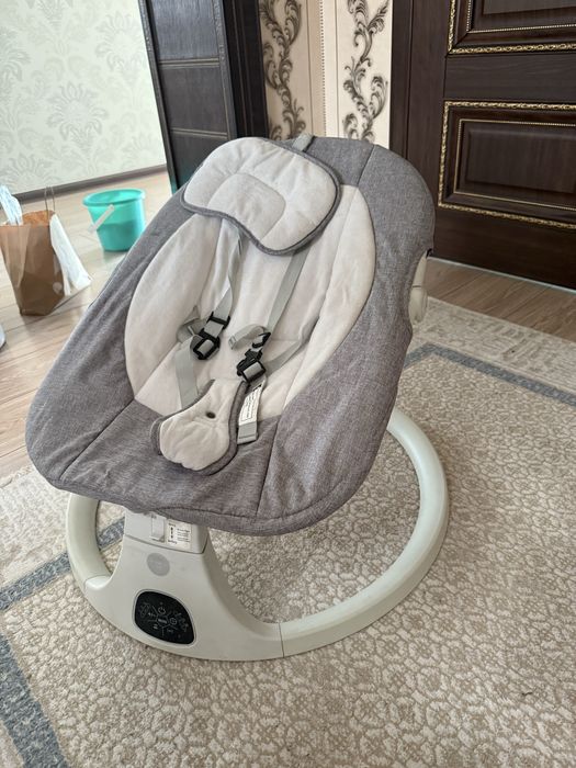 Шезлонг для новорожденных