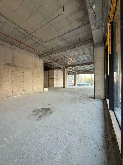 Бабура ТЦ “Piramit Mall” Коммерческое помещение, 562,4м2. Первая линия