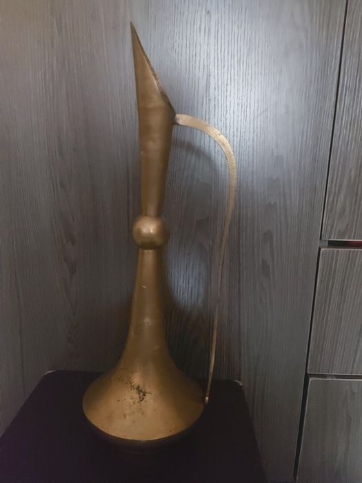 Кувшин из латуни.