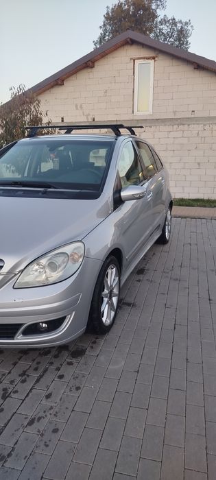 Vând Mercedes b 180clas
