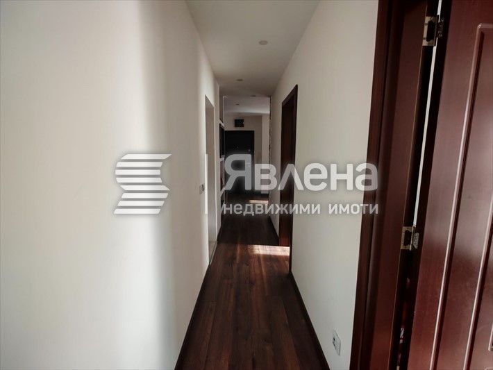 Продава се Многостаен апартамент в Бургас, Лазур - 220 кв.м за 2500 €/кв.м - Снимка #6