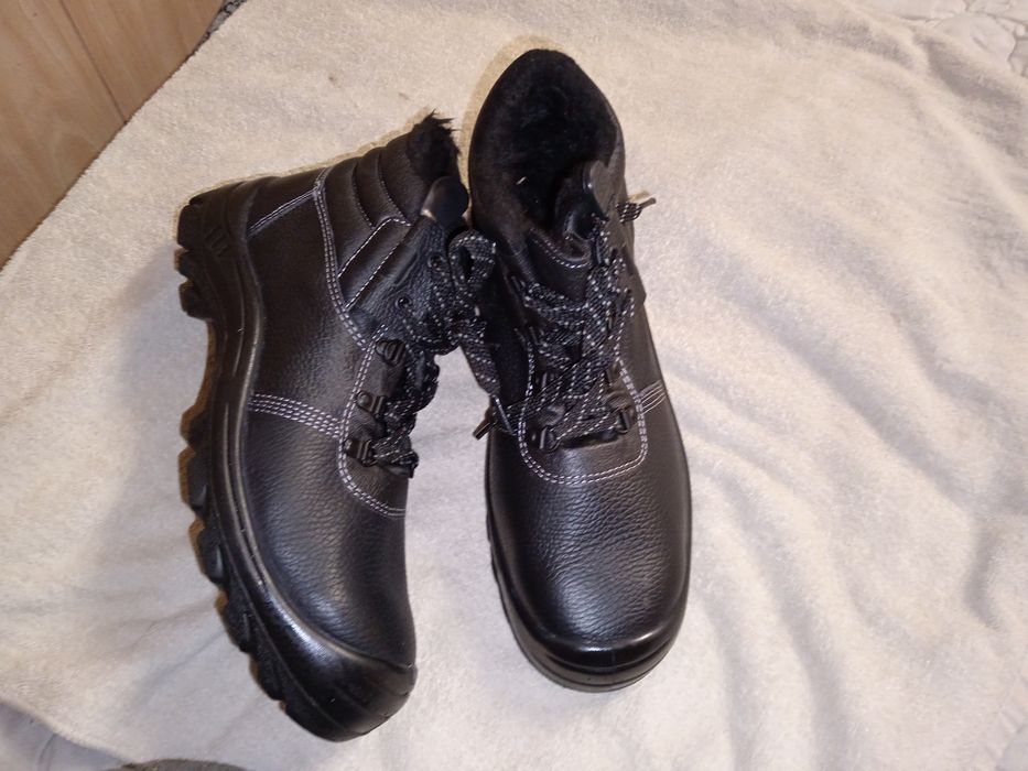 Обувь мужской с специальным защитой