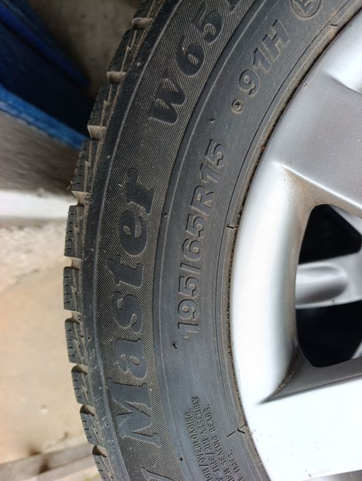 Зимни гуми с джанти 5/100/15 и гуми с размер 195/65/15