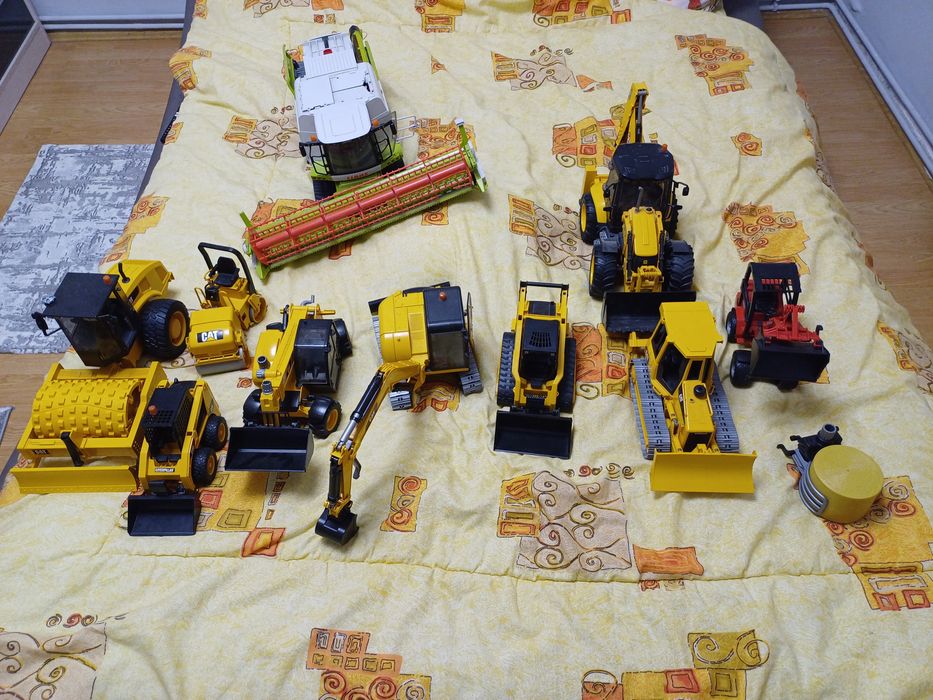 Vând jucării bruder.