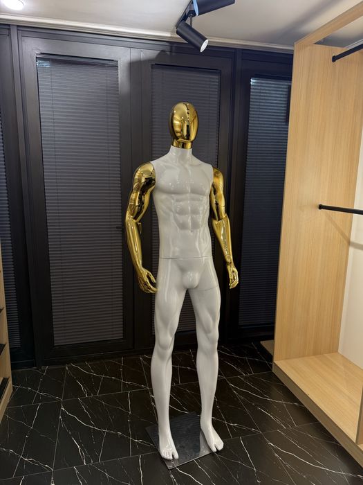 Maniken sotiladi Mujskoy kiyim dokon uchun