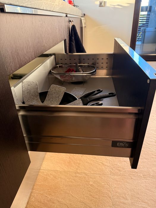 Продава се луксозна италианска кухня Effeti Cucine