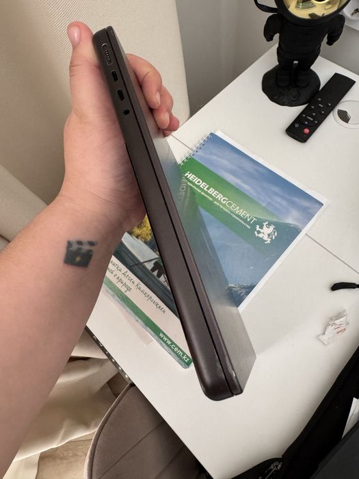 Продам Macbook Pro 14