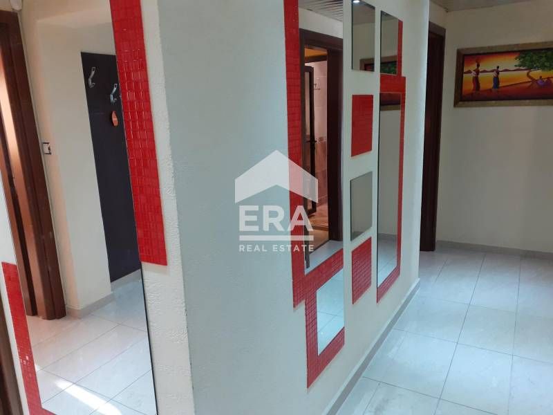 Продава се Тристаен апартамент в Поморие - 154 кв.м за 1140 €/кв.м - Снимка #11