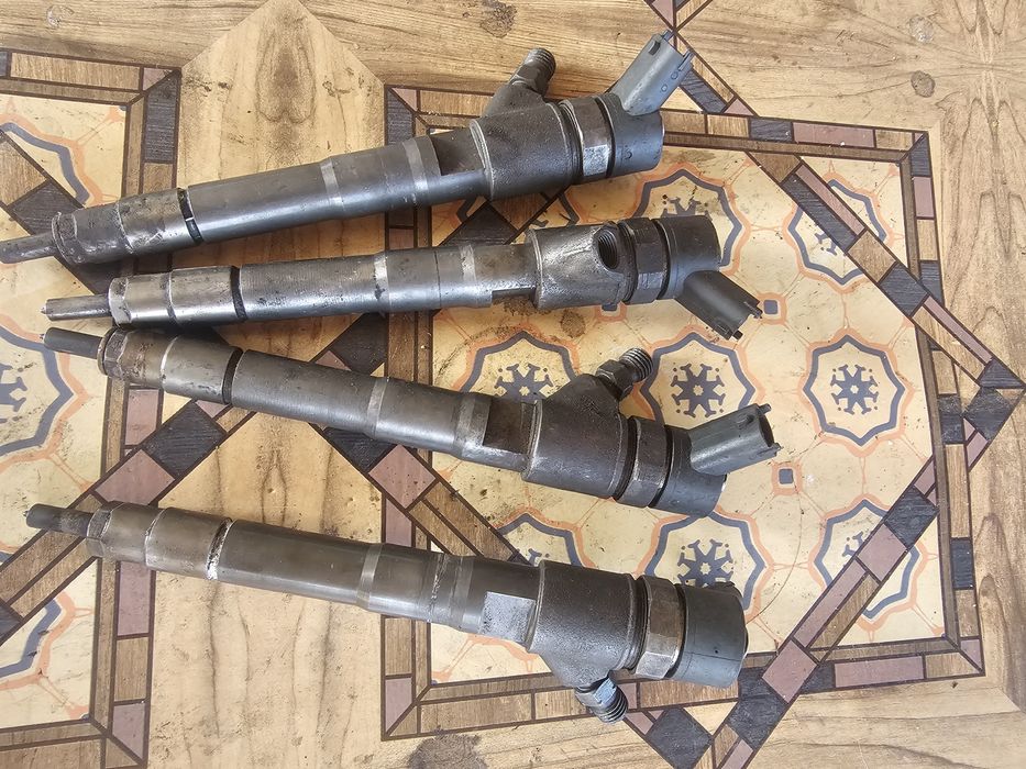 Injectoare Iveco Daily 2.3 HPI euro 5 cod 0445110418 504389548l