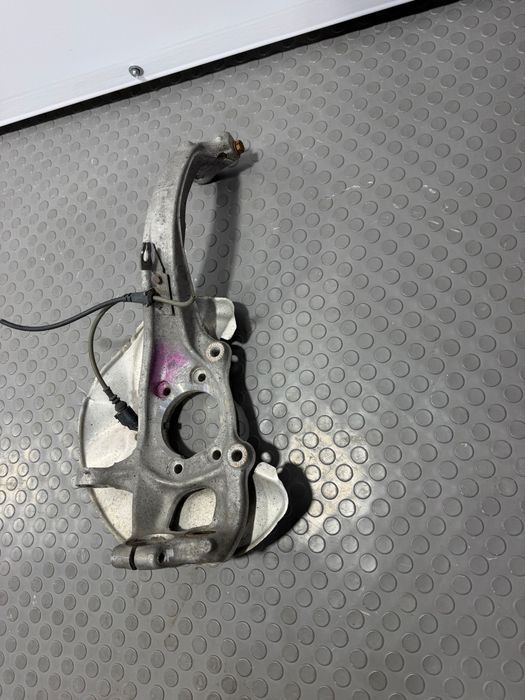 Fuzeta dreapta fata Audi a4 b8 a5 8t q5 8r originala