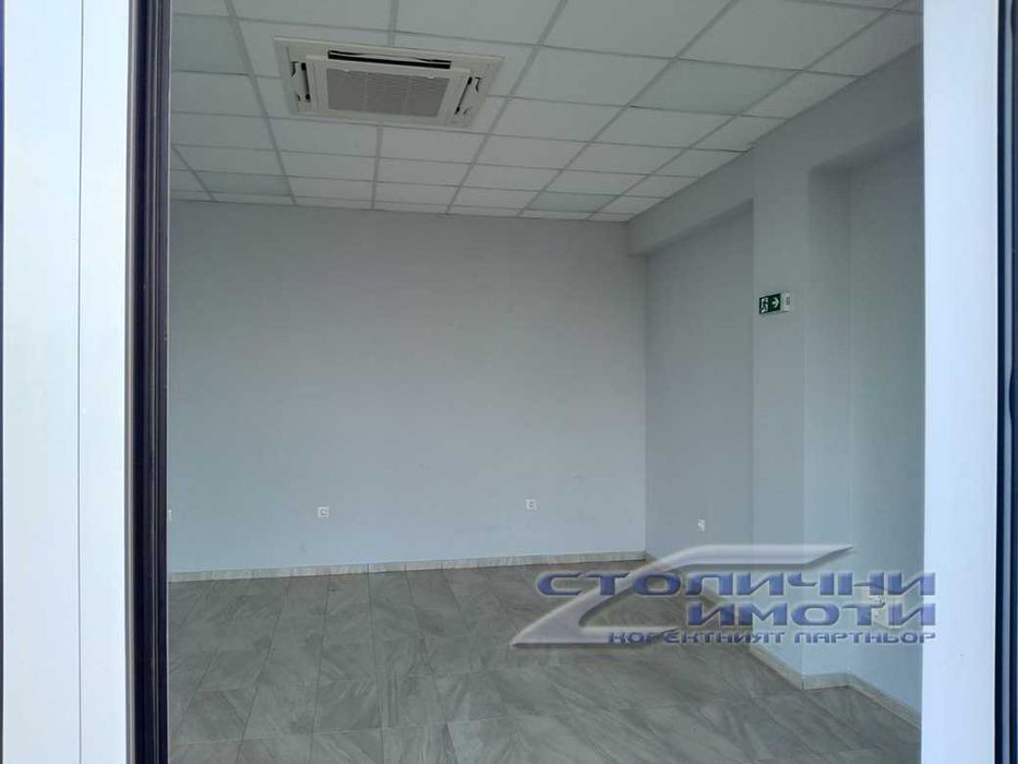 Магазин в логистична база на бул. Ботевградско шосе