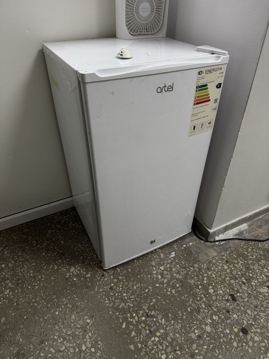 Маленький холодильник