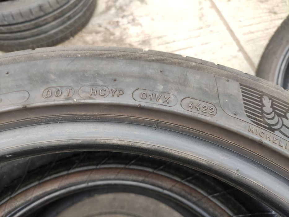 2бр Летни гуми 245 45 19 - Michelin