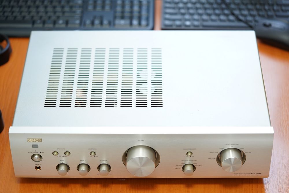 Vând / schimb amplificator Denon PMA-700AE