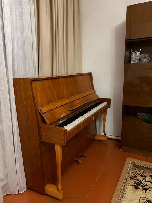 Продам свое пианино