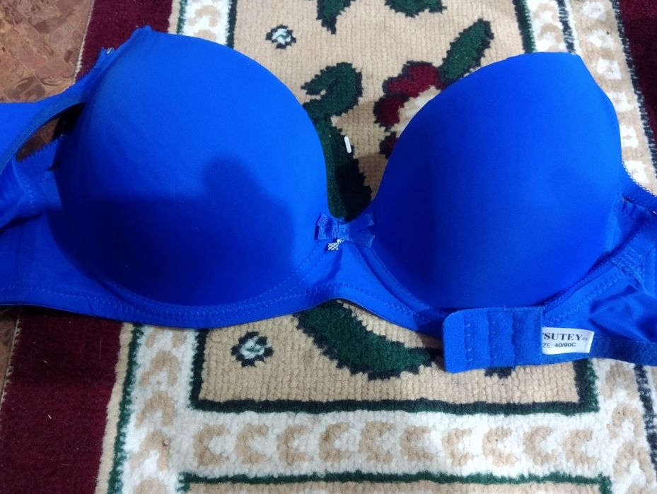 бюстгальтера 12 штук