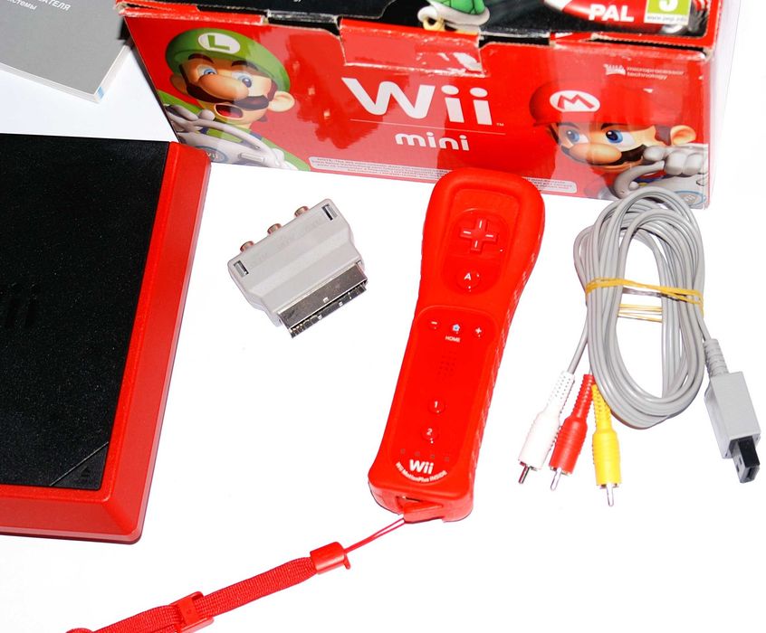 Nintendo Wii Mini пълен комплект Нинтендо мини + подарък игра