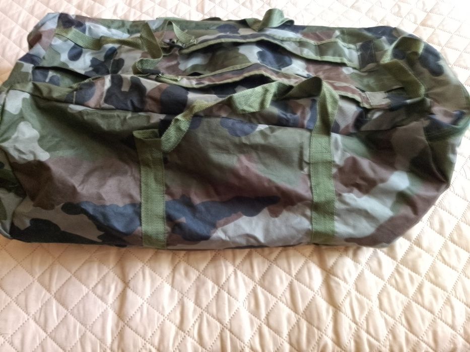 Geanta Ducatillon Camo,vanatoare, calatotii, noua