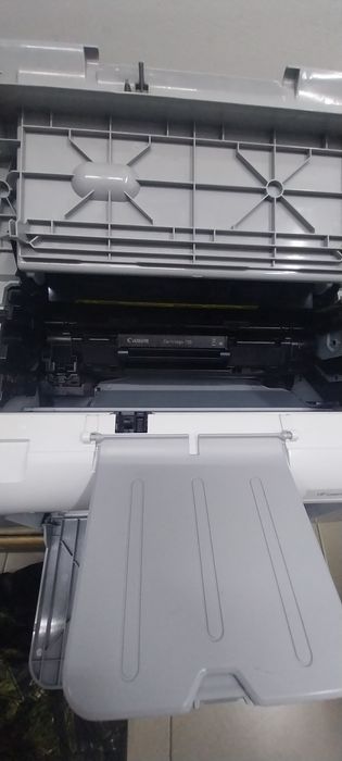 Принтер HP p1102