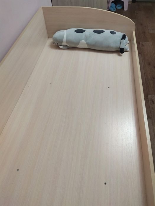 Кровать. Метр девяносто на восемдесят