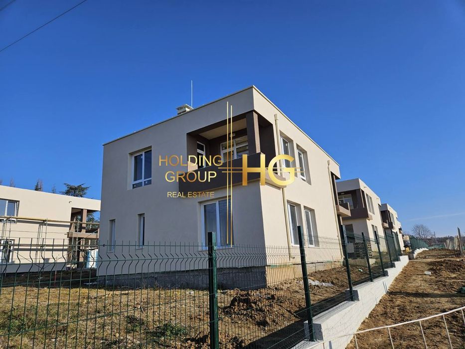 Къща в Варна-м-т Боровец - юг площ 200 цена 300000