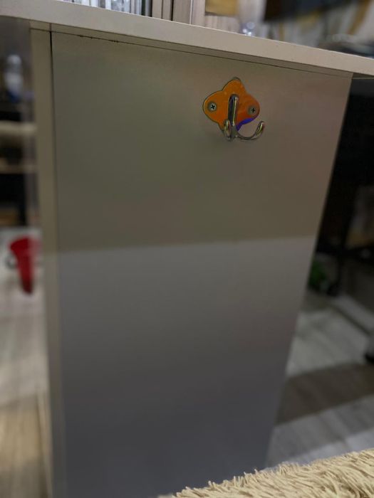 Продам стол для мастера маникюра