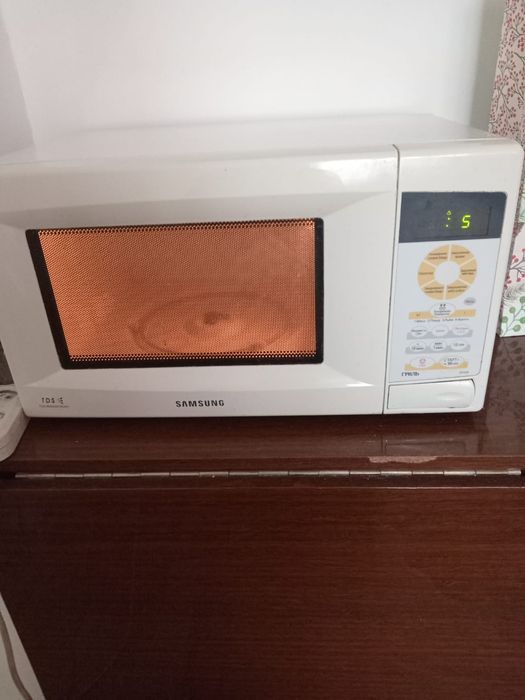Продам микроволновку Samsung