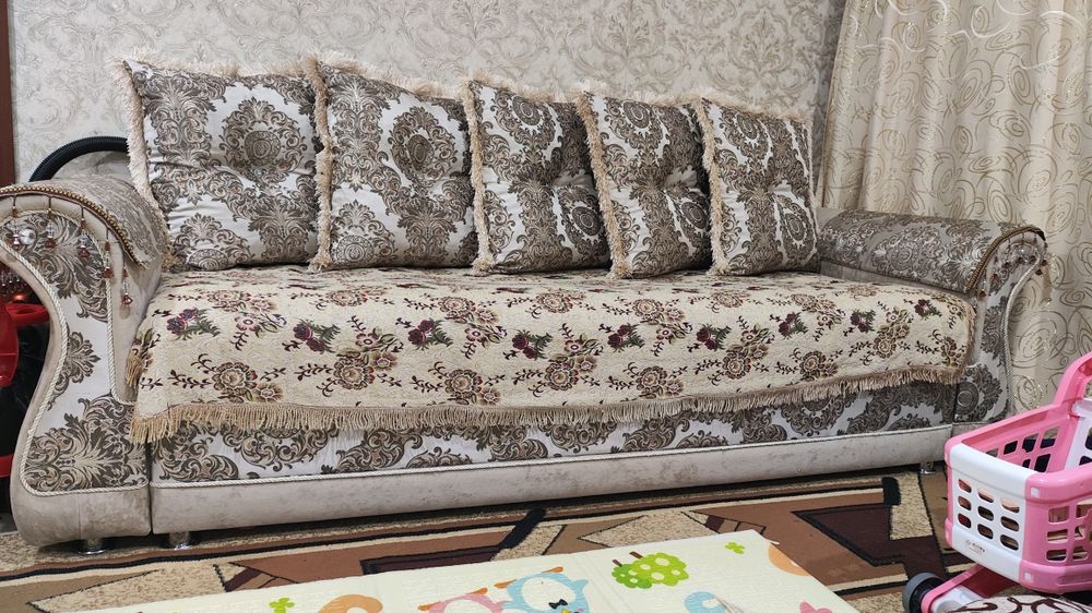 Диван ШАХ 170.000,кресло 80.000