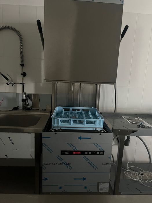 s fizică vind mașina de spălat automată profesională vase noi