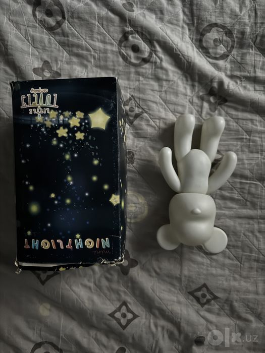 Продам ночник светильник Bearbrick