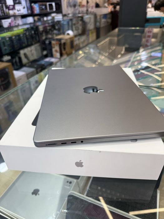MacBook Pro M1 Pro 14inch  16/1TB