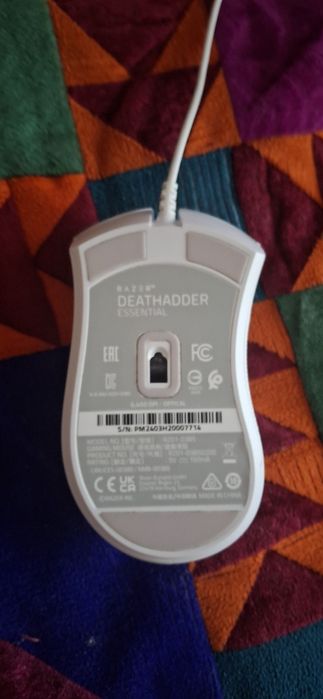 Мышка razer deathadder essential белый цвет