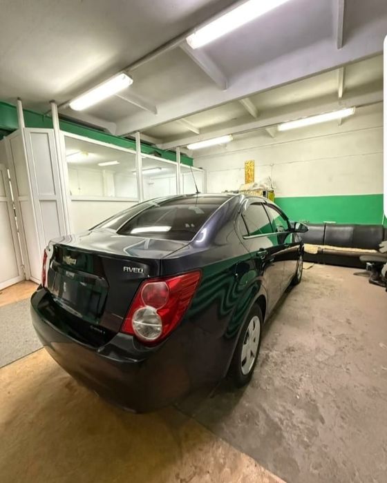 Машина  шевроле в отличном состоянии