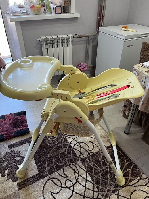 Продам коляску и стульчик для кормления