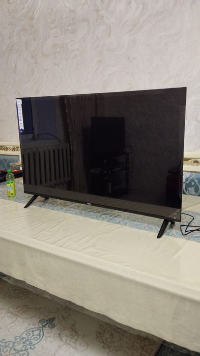 Телевизор Ясин 32д новый продам