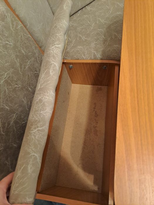 Продам угловой диван на кухню со столом