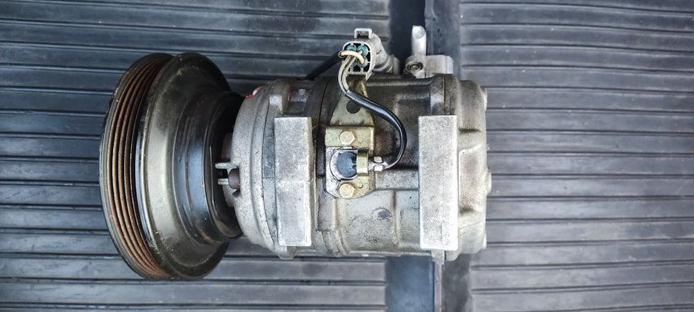 Продам компрессор кондиционера Denso