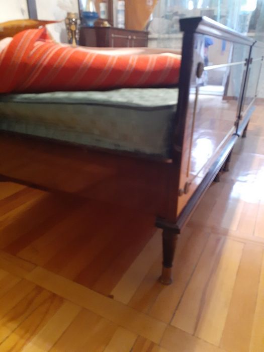 Кровать (дерево) с тумбочкой