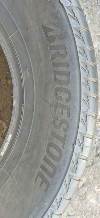 4 anvelope vara Bridgestone 265/65/17,dot 2020.Pretul este pe bucata.