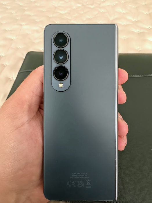 Samsung Galaxy Z Fold 4 256GB / 12GB RAM | Dual Sim