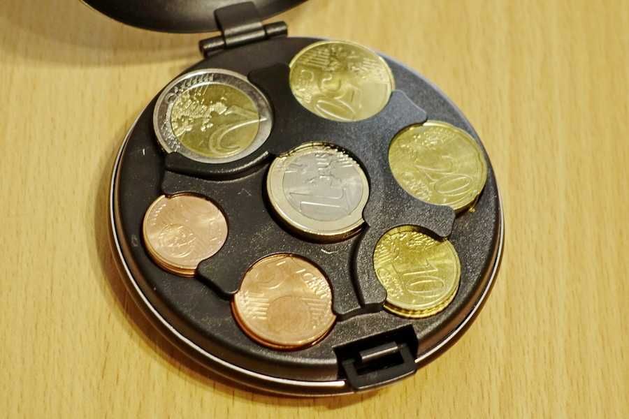 Монетници джобни за евро центове