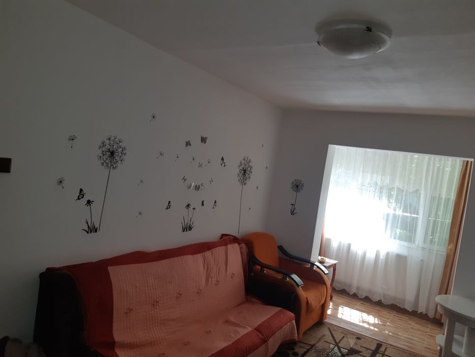Închiriez apartament
